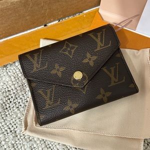 louis vuitton Victorine  wallet in rose ballerine
